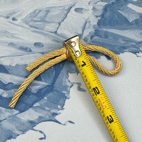 Vintage Large Christian Dior Pin Brooch Gold tone Cable Rope Knot. - Picture 9 of 9